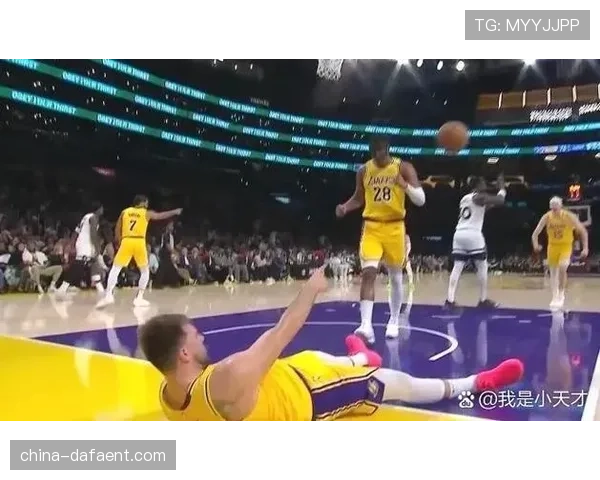 教练挑战成功率与判罚修正 湖人两度成功改判的背后